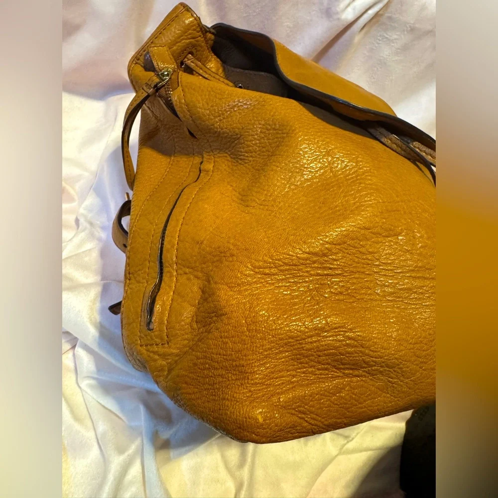 Tory Burch Backpack Brody Pebbled Leather with Zip Pouch in Tan - Picture 4 of 9